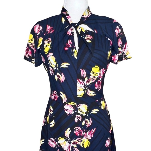 Banana Republic New Dress Twist Neck Short Sleeve Sheath Floral Navy Blue 0 XS - Picture 16 of 16